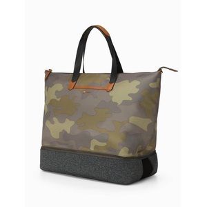Camo Stella and dot travel bag